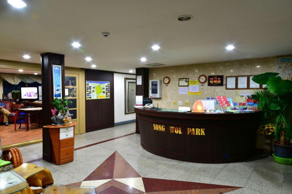 Songwol Park Motel Sokcho Exterior foto